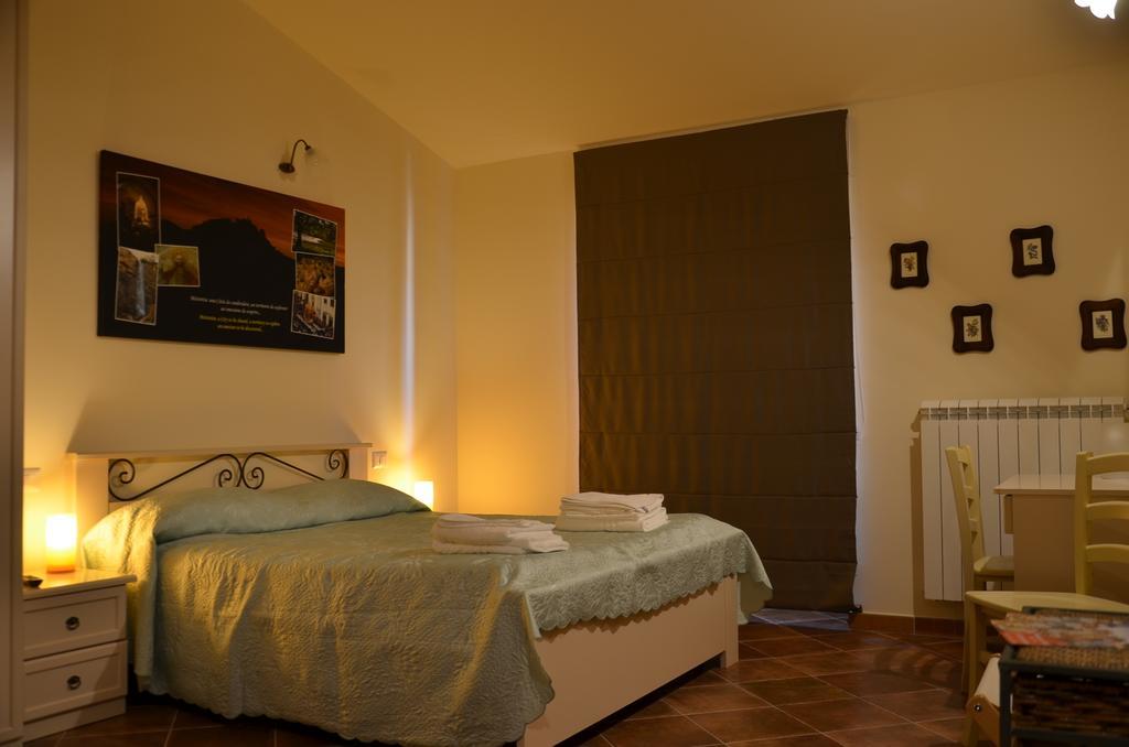 La Carretteria Guest House Mistretta Ruang foto